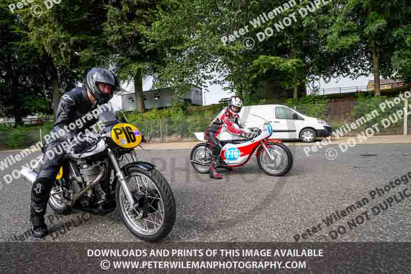 Vintage motorcycle club;eventdigitalimages;mallory park;mallory park trackday photographs;no limits trackdays;peter wileman photography;trackday digital images;trackday photos;vmcc festival 1000 bikes photographs